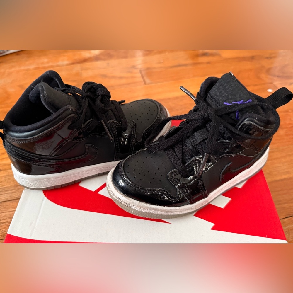 JORDAN 1 MID SE (TODDLER) sneakers